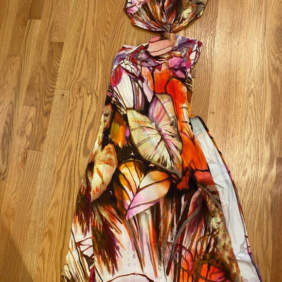 Venus NWOT one shoulder cut out dress with high slit - Picture 2 of 4